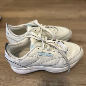 Reebok size 8 sneakers